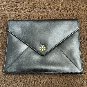 TORY BURCH ENVELOPE CLUTCH